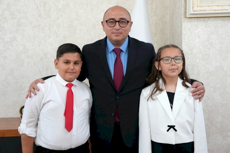Minik Başkanlar Koltuğa Oturdu: Erdemli’de 23 Nisan Coşkusu